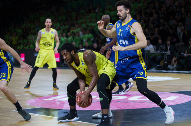 在关键分上 在关键分上