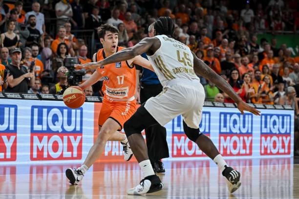 占据了一定 占据了一定